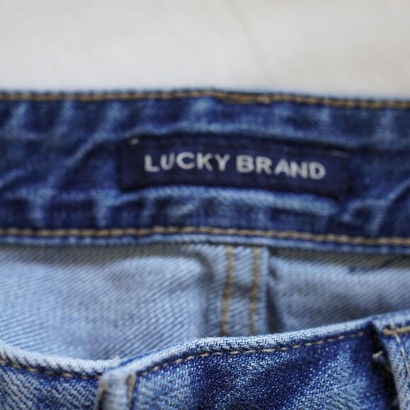 Lucky Brand Mid Rise Boyfriend Denim Shorts 12/31 Floral Heart Embroidery - Picture 8 of 13